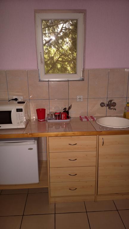 Sobe Rooms Szobak Zimmer Kis Palić Værelse billede