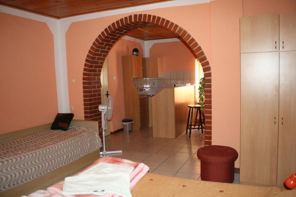 Sobe Rooms Szobak Zimmer Kis Palić Eksteriør billede