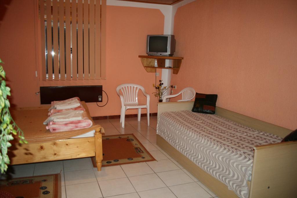 Sobe Rooms Szobak Zimmer Kis Palić Eksteriør billede
