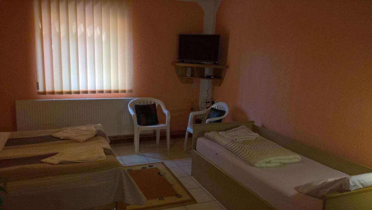 Sobe Rooms Szobak Zimmer Kis Palić Eksteriør billede